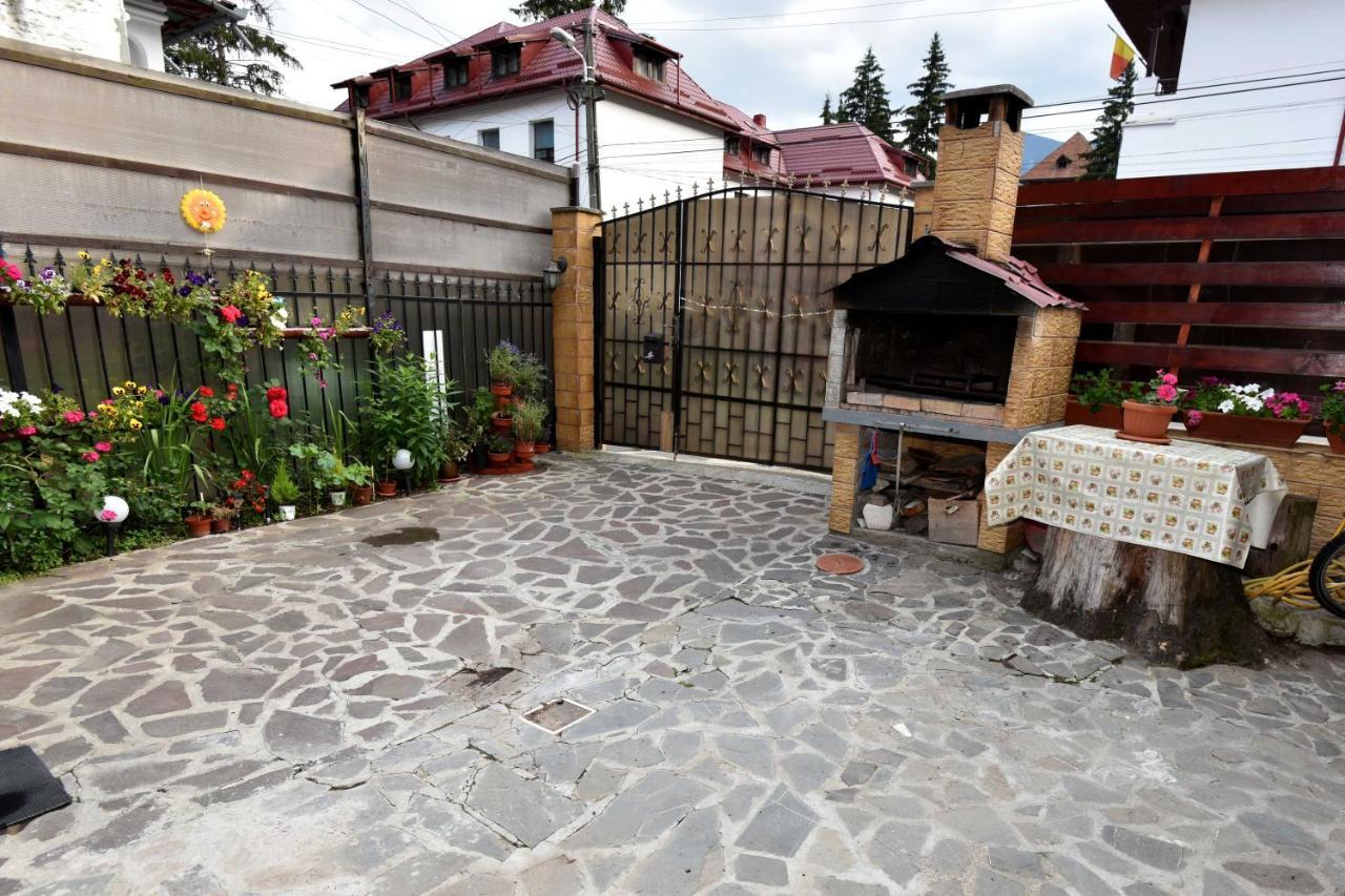 Casa Tudor Hotel Buşteni Exterior foto